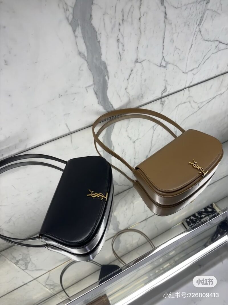 (YSL Mini Voltaire~Dreamtime Love Pack Getv)
Super Chic's Half Moon Underarm Bag at a Glance! The high-end minimalist style is very versatile! My favorite classic black gold pairing with yyds.