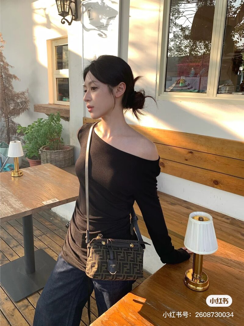 d13c9a31ef.jpg Fendi Old Flower Cute