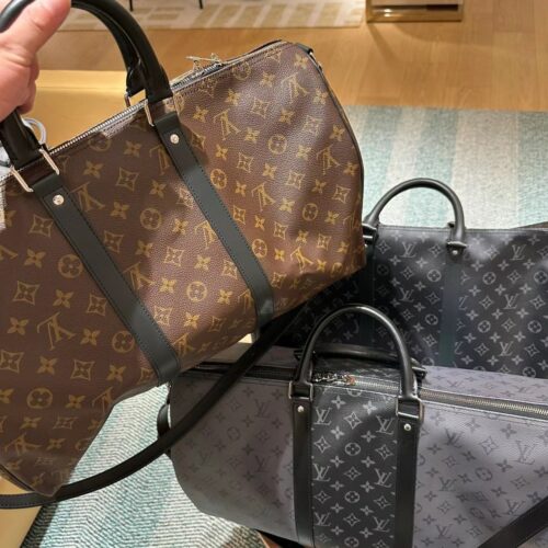 Classic travel bag with flowers