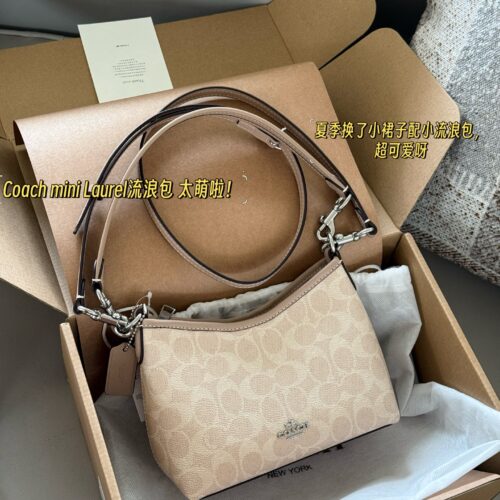 245 Reproduction Edition Box
size：19*14cm
Today's New Products|
C's mini Laurel stray bag is so cute!
Two shoulder straps slung diagonally under the armpits
In summer, I changed into a small skirt and paired it with a small stray bag,
Super cute