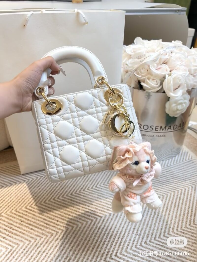 d239b967c7.jpg Dior lady pearl white