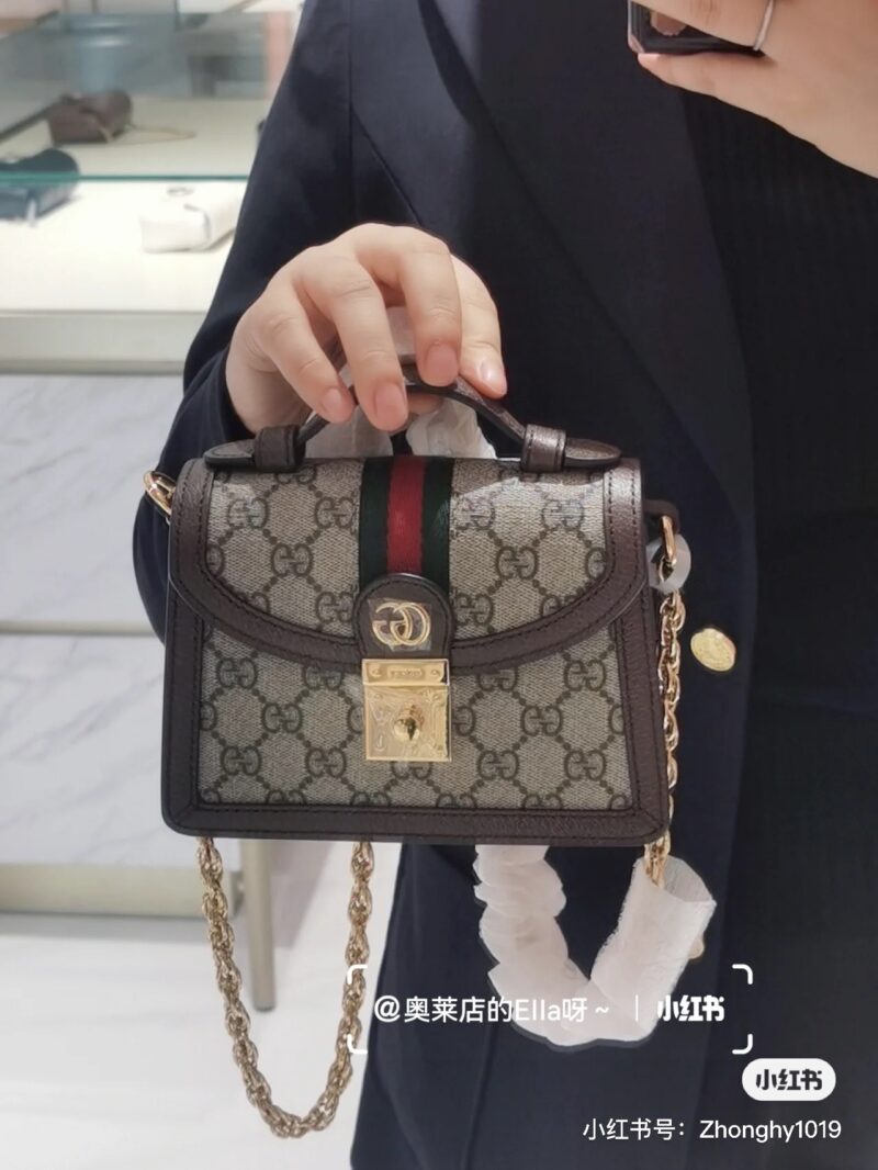 Gucci Mini ophilia Mini Bag Exquisite Mini Bag Comes Crown
Recent fashion trends and styles
Mini bags are essential items for going out on the street
The absolute bonus for the design is that the phone can fit comfortably and has ample space for dura...