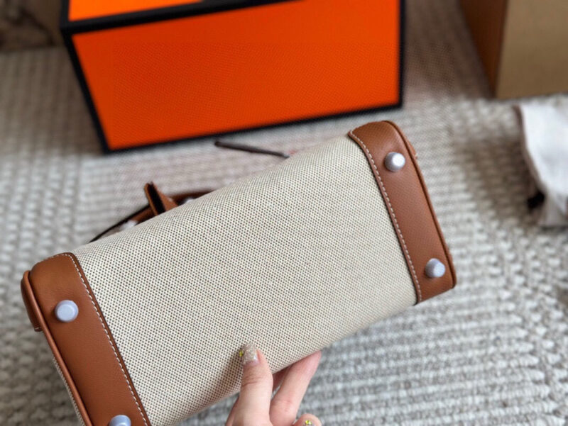 310 complete sets of packaging
size：25cm
The season for carrying platinum bags has arrived
Bk25 Original Quality ??
Hermes | Birkin 25 canvas patchwork is really amazing, it can be salty or sweet
Extremely difficult to buy beautiful canvas birk...