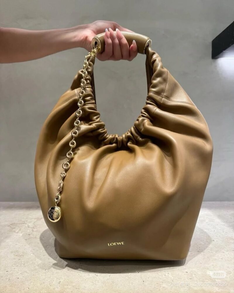 Each person has a donut chain bag
All the stars are carrying it on their backs
doughnut. Chain Bag
Folding Hobo style
Lazy and gentle feminine charm
The joy of doing small things and big things