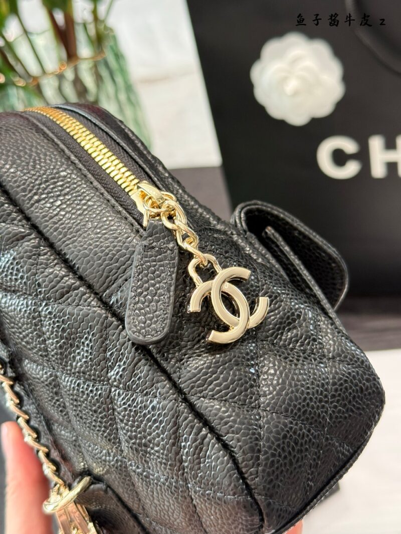 d5cc5e24c1.jpg Caviar Cowhide P289
Chanel 24c is once again loved beyond measure
The Chanel 24c black and gold lychee patterned adjustable small shoulders embody the classic minimalist style of black and white
This time we started with versatile black
A treasure st...