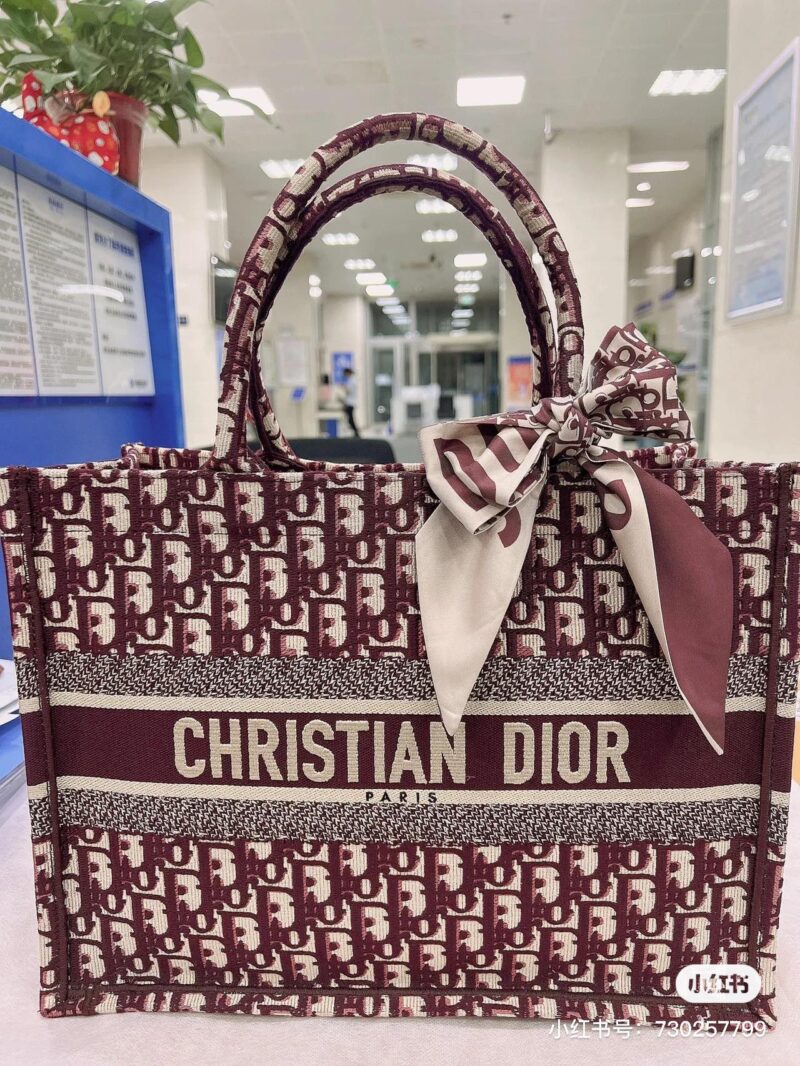 d5f5d9758c.jpg Dior wine red tote