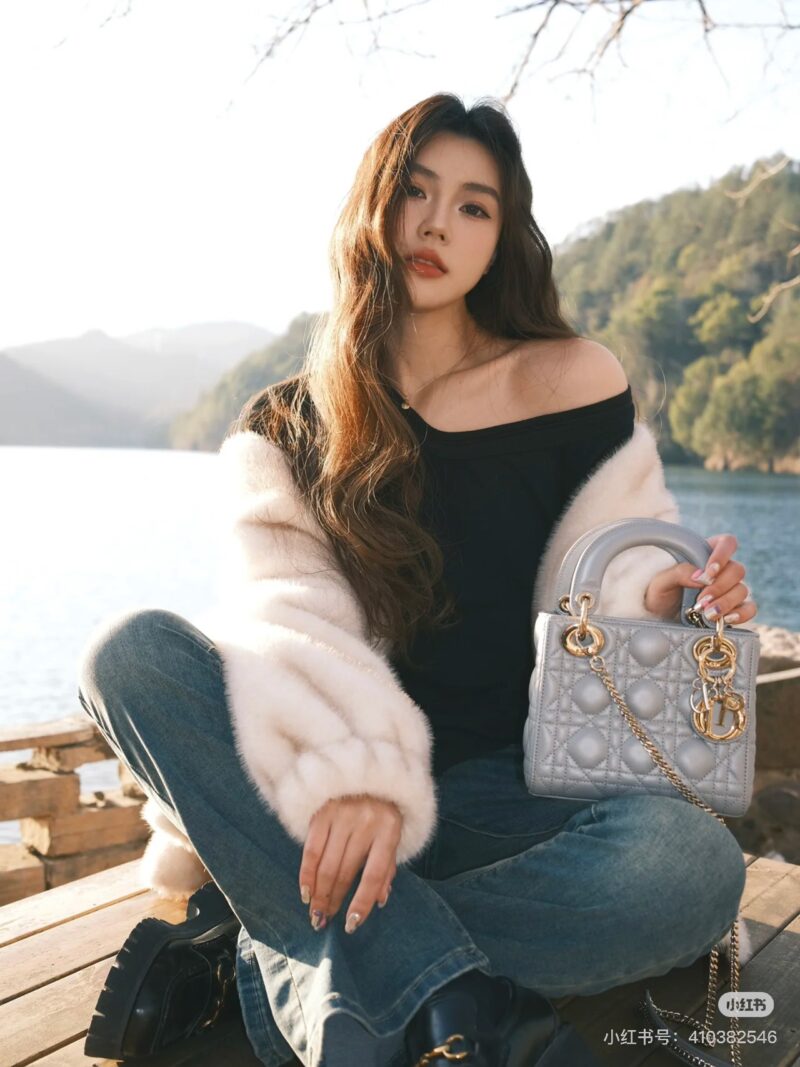 d637584511.jpg Dior Three Grid Pearl Grey