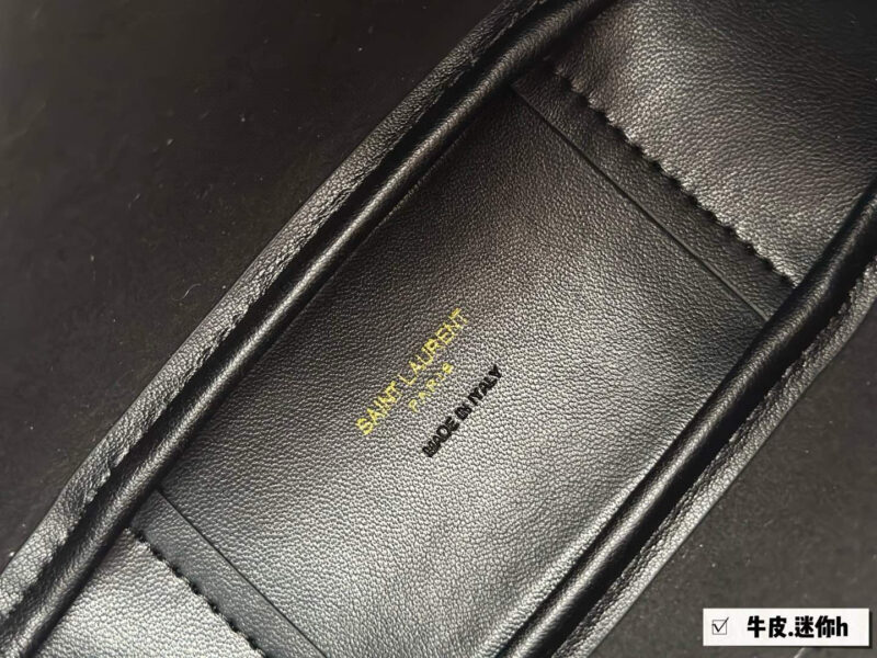 d67e290ca2.jpg 240 box cowhide
Size: 16 * 15cm (Mini)(
Who hasn't owned it yet
ysl soft hobo! I really love this bag
Extremely practical!
Choose it for the big bag~
The leather feels so good!