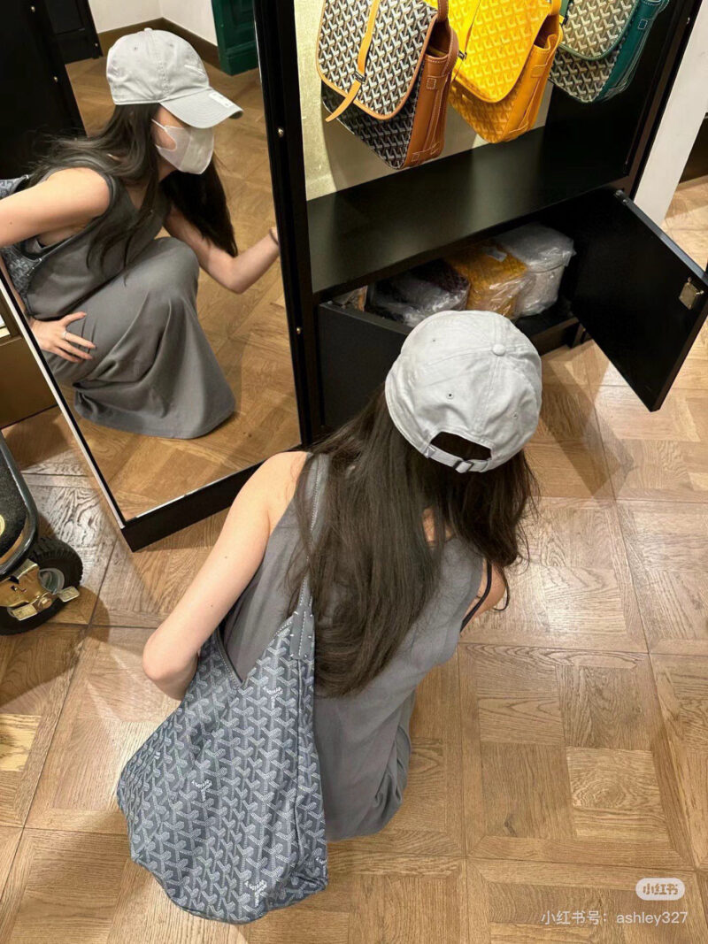 Grey casual and versatile ??