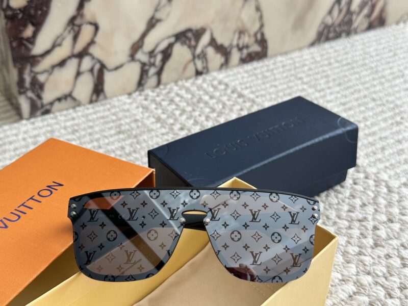 210 sets of complete packaging
Ancestral Master's Same Style L Home Logo Full Print
No one loves sunglasses or sunglasses
Ultra light, ultra light, ultra light
Extremely beautiful, extremely beautiful, extremely beautiful
It's really great to say imp...