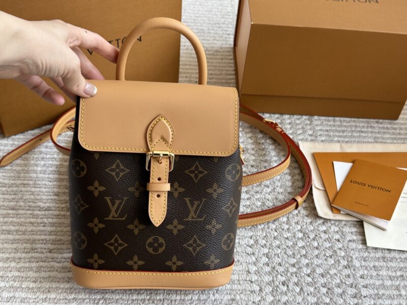 d87a4291ca.jpg 240 boxes
Copy size 22 17cm
L Home SOHO Old Flower Backpack
Single shoulder, crossbody, and double shoulders
Changing freely is very convenient!
Super versatile, can be carried anywhere!
Search for Lv bb backpack