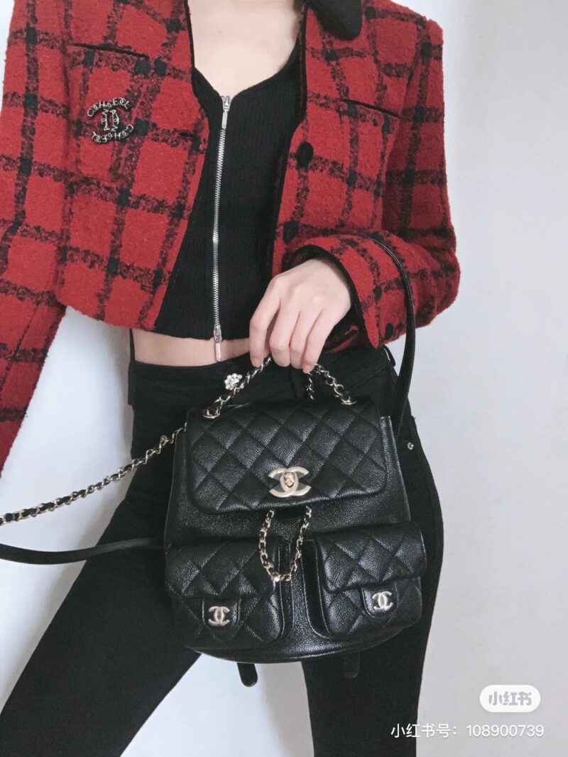 d88b97b444.jpg 23p Black Gold Little Frog
Cute love
The cutest backpack of the season
One shoulder can be carried by both shoulders