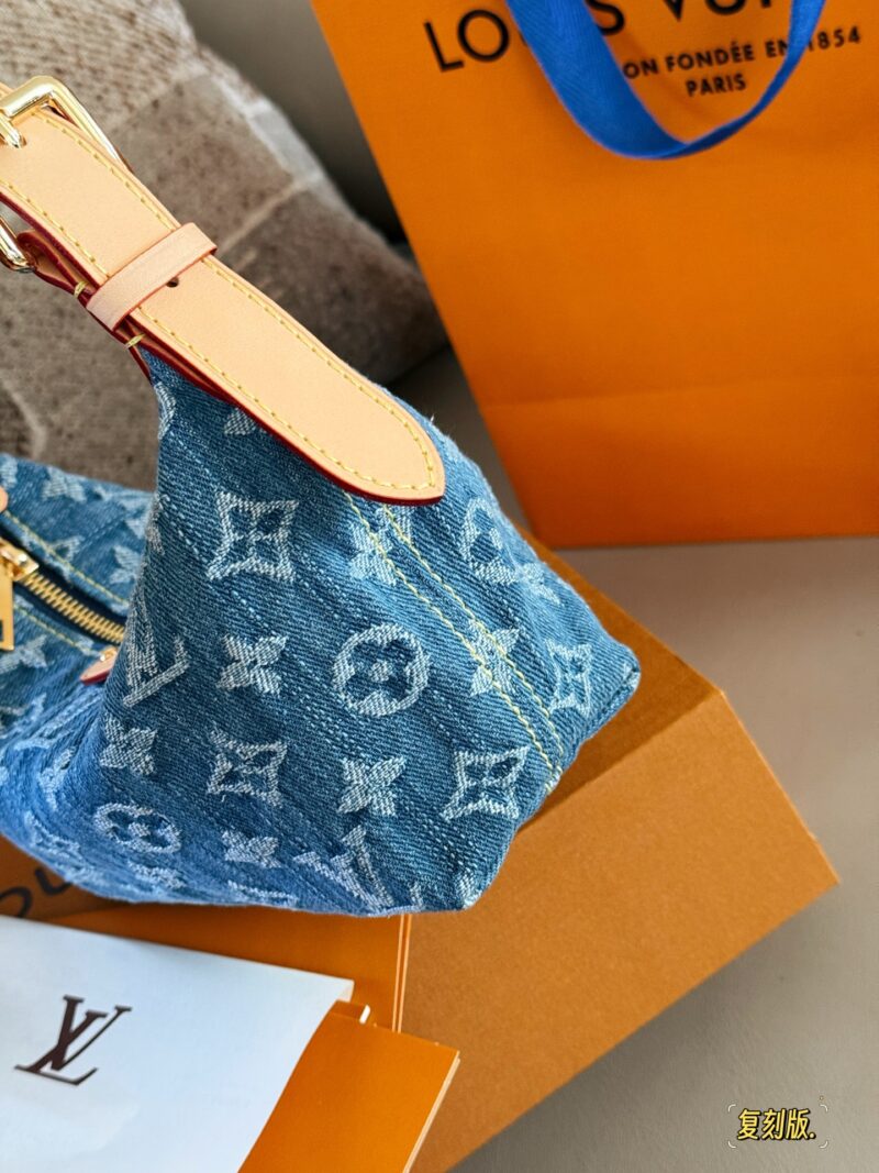 225 box replica version
size：20*11cm
New denim lunch box bags keep up with this trend
That's so cute
Retro is the real top!
L's new denim lunch box bag!