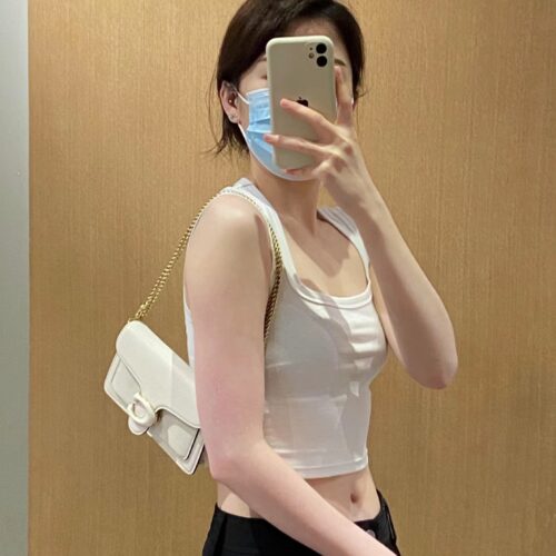 Dongbai Coach/Classic Wine God Bag
The eternal wine god bag, never tire of it
A bag in hand, matching all~