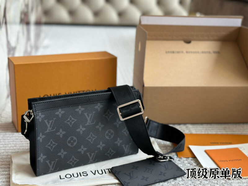 235 complete set of packaging
Original order quality
Size:22 15cm
L Family Handbag - unisex [? ya]
LV toiletry bag/2-in-1 shoulder bag
Inside the original version