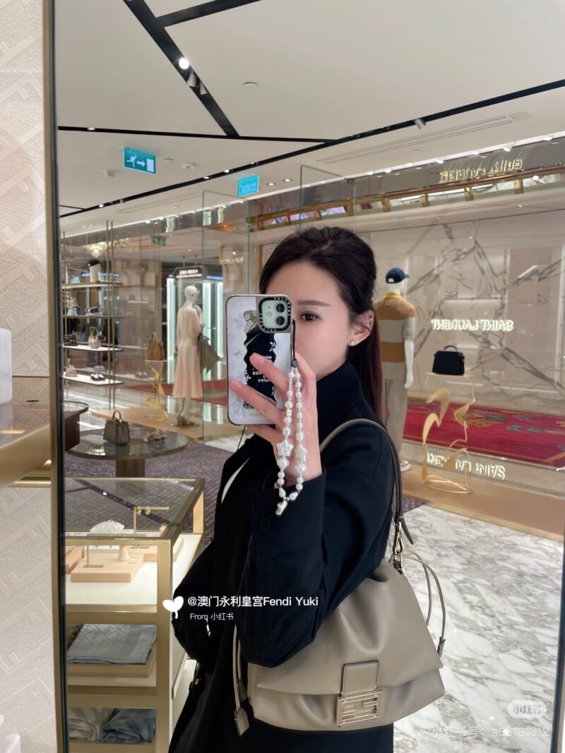 db784b721c.jpg Fendi Cloud Package