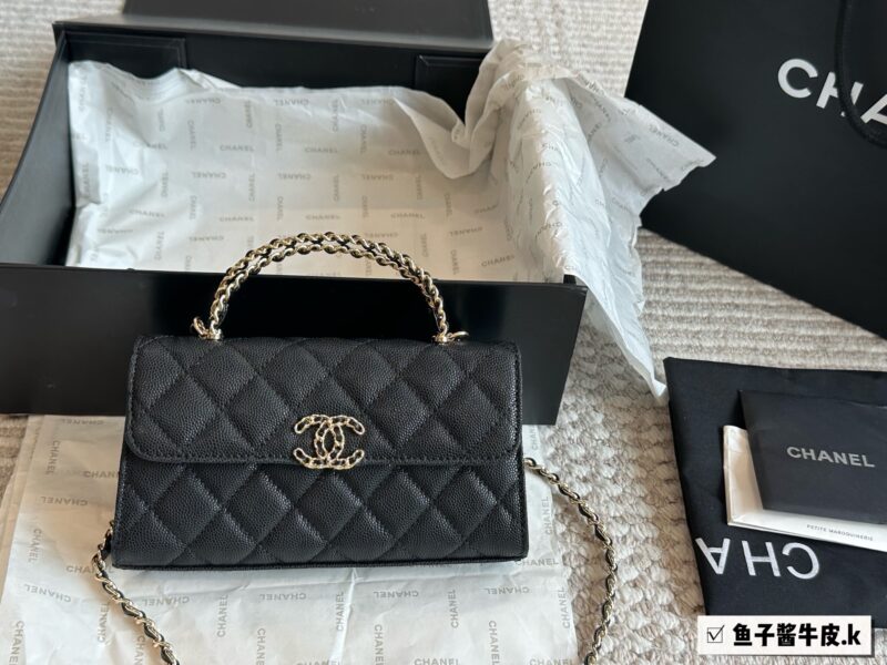 dbc8fbb221.jpg Caviar Cowhide 260 Pack
size:19*10cm
Xiaoxiangjia 23Kelly Mobile Bag
This bag type is a whole love to live in
Little Kelly Grandma/Exquisite and Cute/
You can put your phone on
Can be carried by hand or slung diagonally
The caviar cowhide is too pe...