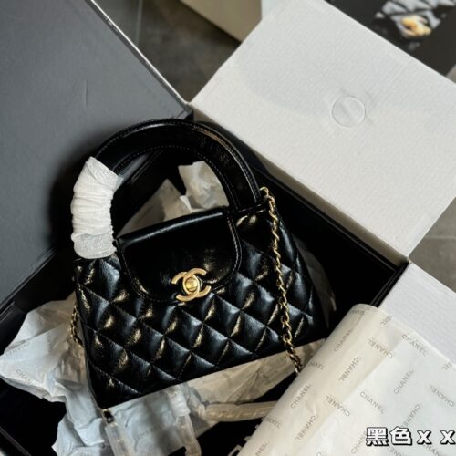 Complete packaging
size：20*12cm
Xiaoxiang's 23k Kelly
The most beautiful 23k, the oil wax skin looks so good! I have the impulse to immediately drop the sa!
The new bag really smells great!
Cowhide quality