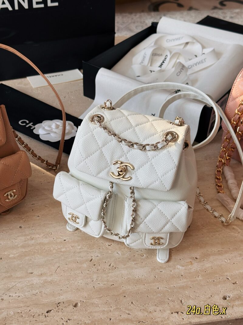 dd4d57e2c8.jpg 290 boxes
size:18*19cm
Xiaoxiang Home Duma 24V Backpack
Take Snow White home with a heartbeat
Cute love
The cutest backpack of the season
? Single shoulder ? Double shoulder ? Handheld