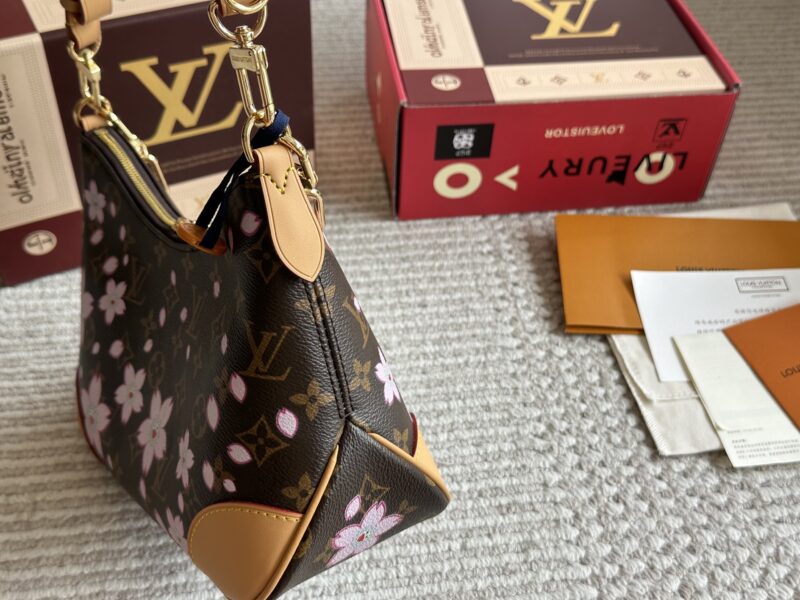 de6980e96e.jpg 250 boxesL Home 2025 Murakami Takashi Co branded SunflowerZipper | Vintage | Leather Shoulder Strap | Lightweight | Large Capacity ▼ ● Cross Shoulder | Single Shoulder | Underarm | HandheldOne pack with four backs, detachable chain point 8 and...