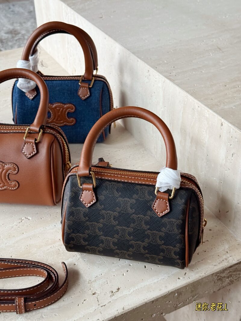 de75ea4a49.jpg 185 boxes
size:14.5*10cm
CELINE | Super Q Mini Boston
So Q is so cute
Spring and summer are back!
Girls can never refuse a small bag. QQ's bouncing appearance is impressive