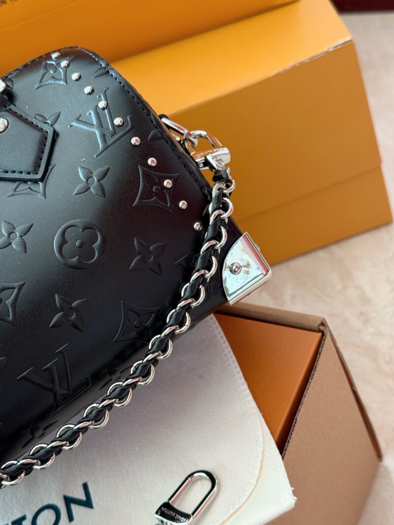 280 boxes
size：20*14cm
L Home Fashion Boutique Speedy Trunk20 Pillow Bag
Speed20 is just the right size!
Trendy punk style is full!