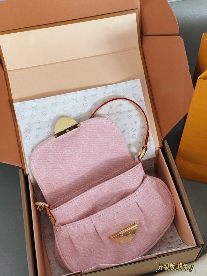 295 box
size：26*18cm
L's denim sunset is perfect for summer
I really like the tannin series
The Sunset capacity is sufficient,
Soft and not afraid of pressure,
Color resistant and stylish!