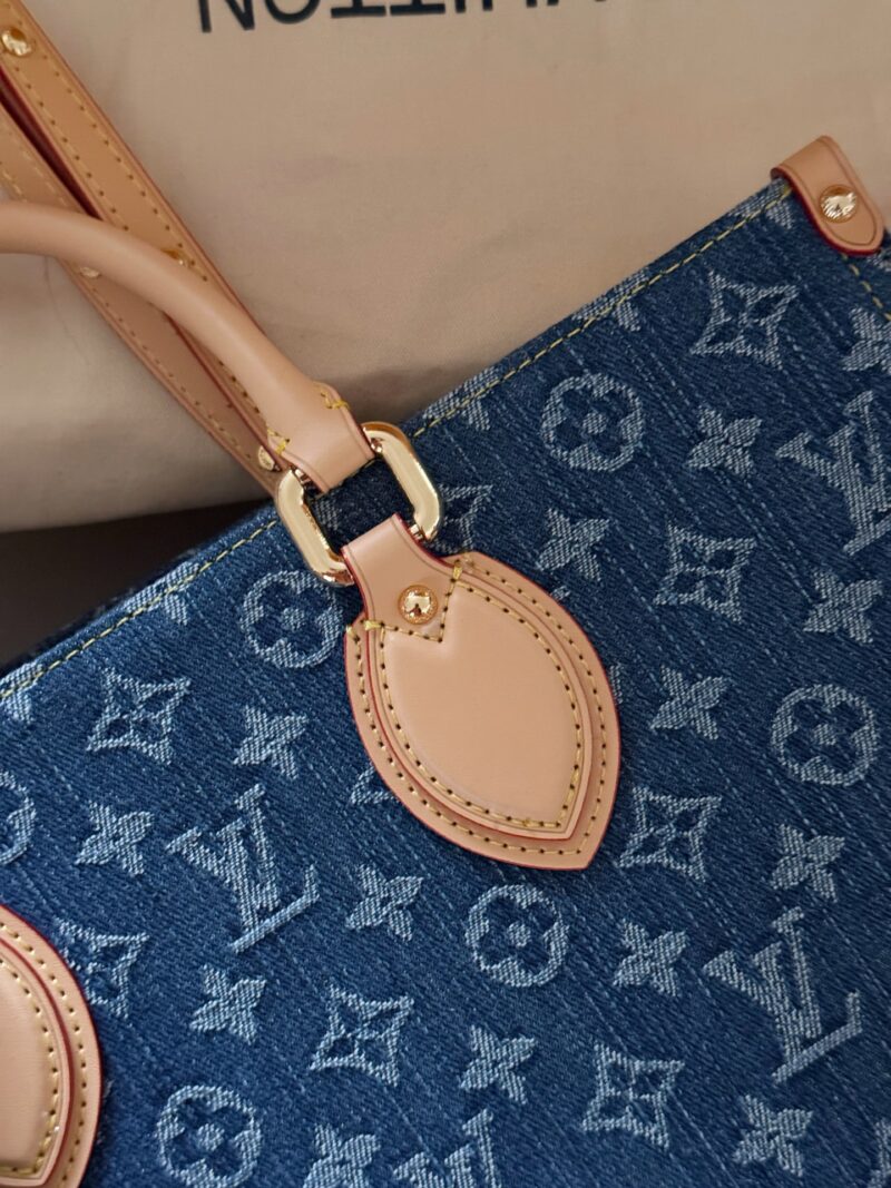 315 with packaging
size：34*26cm
L Home On the Go Cowboy Shopping Bag ??
So elegant
I will always love tannins! Who can refuse LV's denim style
Search Lv on the go shopping bag