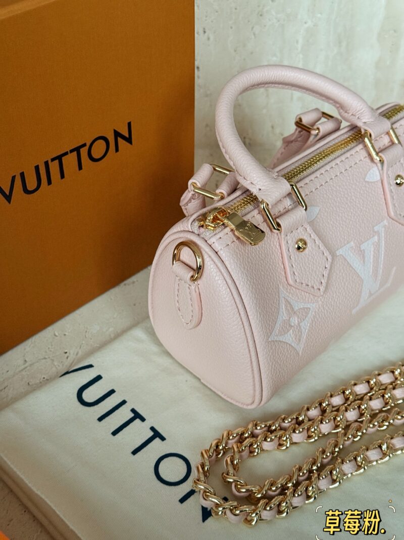 215 Pack (Shoulder Strap)
size：16*10cm
The new pink series released by L family is really cute!
Don't be too cute!
Strawberry milk cost
Search for L Home Nano Strawberry Milk!