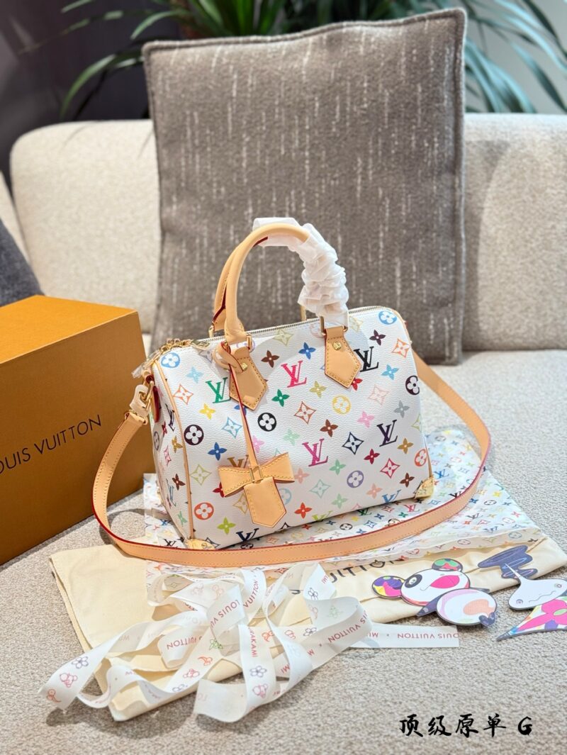 Color changing cowhide p310
LV x Takashi Murakami co stars are amazing, hands-on collection day
The recent collaboration between LV and Takashi Murakami has caused a huge sensation since its release. The representative "Multicolor" in this series is ...