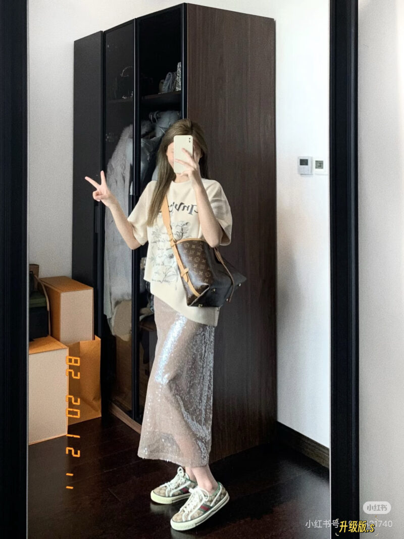 e221d20ab7.jpg Carryall is extremely practical!