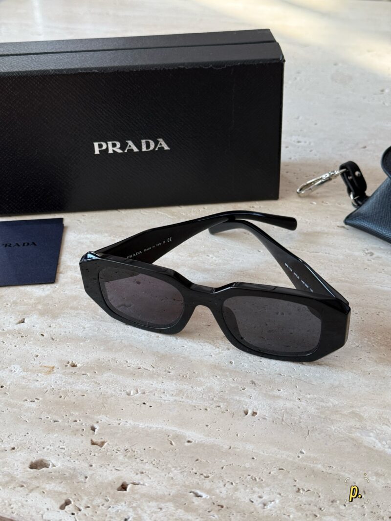 e28e5fb950.jpg 205 with complete packaging#
Sisters! Blow up these sunglasses!
Prad glasses/sunglasses
It's really versatile and beautiful!
I personally think it is suitable for all face shapes
And his face looks very small!!
Unlike traditional sunglasses, which ha...