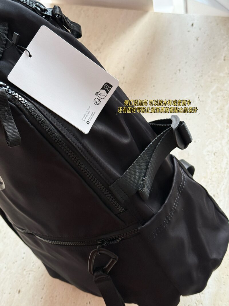 e34312ae15.jpg 210 without box
Size: 29 * 42cm Volume: 22 liters
Lulu Crew22L Lightweight Backpack
Can accommodate a 16 inch computer
Neutral color regardless of gender
Equally popular, any color looks good