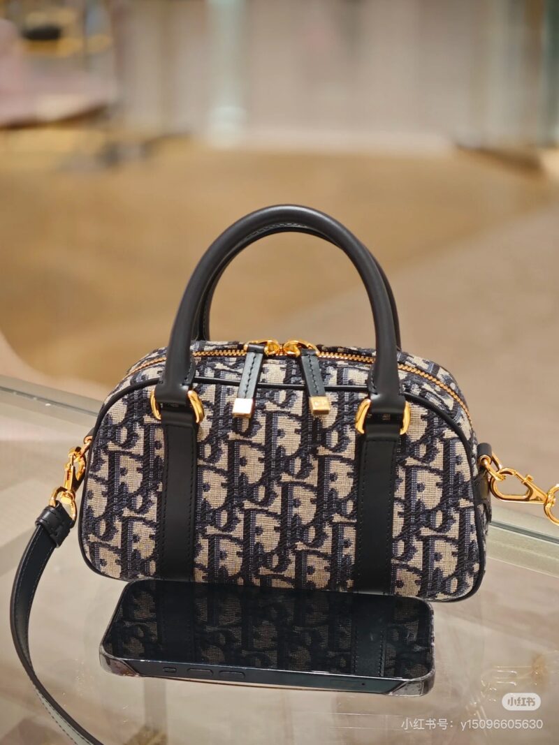 e3edb6cfa1.jpg Dior Bowling Mini Vintage 2025 Spring/Summer Collection