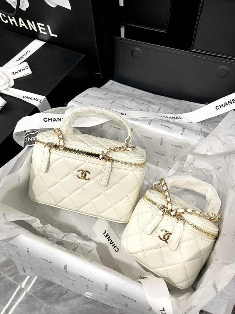 Chanel Handheld Box with Chanel Handle
Box bag