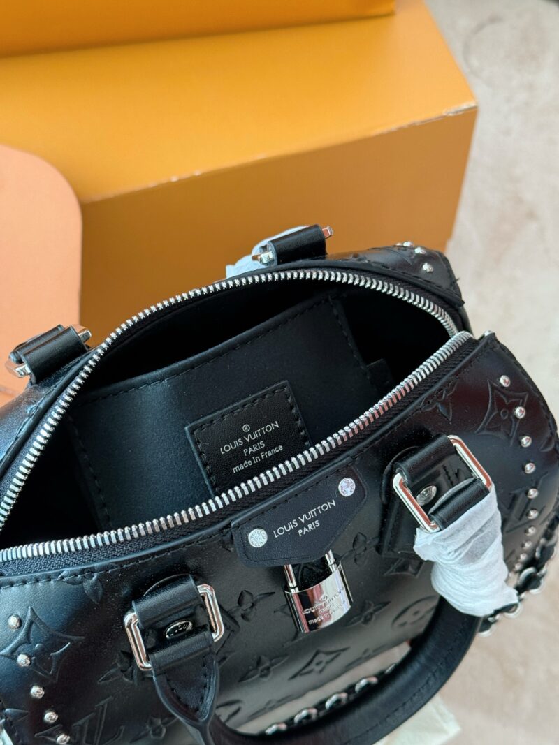 280 boxes
size：20*14cm
L Home Fashion Boutique Speedy Trunk20 Pillow Bag
Speed20 is just the right size!
Trendy punk style is full!