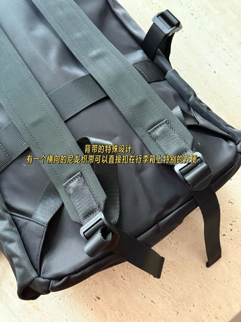 e4a0335d7a.jpg 210 without box
Size: 29 * 42cm Volume: 22 liters
Lulu Crew22L Lightweight Backpack
Can accommodate a 16 inch computer
Neutral color regardless of gender
Equally popular, any color looks good