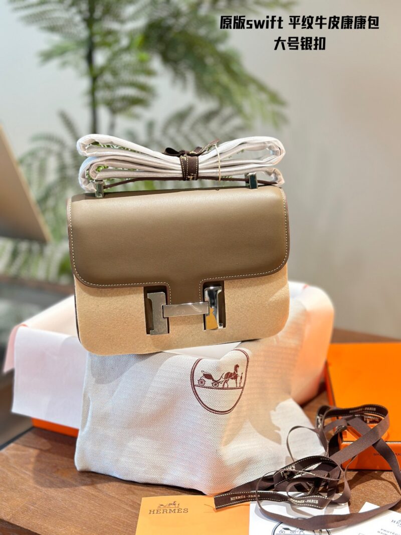 e4a175d2e3.jpg Original leather P310 counter packaging
The original Hermes Concon Swift bag is made of calf leather (soft cowhide)
The characteristics of the leather material are not small cowhide (soft cowhide), very soft, with delicate and smooth patterns, very g...