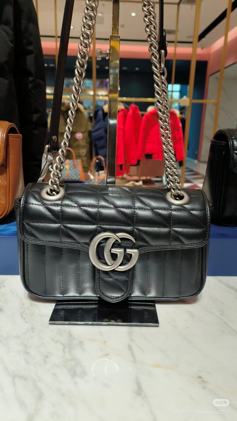 Gucci, Gucci, Marmont, Marmont
Classic unbeatable popular versatile commuting style
Milk like, it looks very elegant, delicate, and casual
The colors are very versatile
Whether wearing casual clothes or elegant dresses, they can be perfectly matched
...