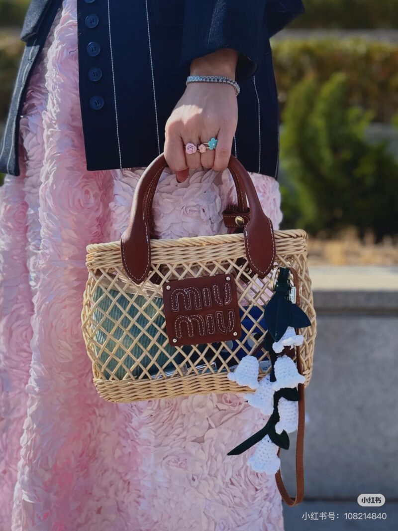 e524fd670a.jpg Cute and sophisticated!