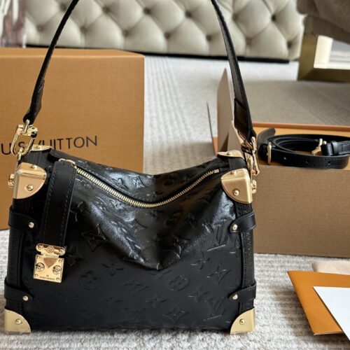 260 replica version
size：23*16cm
Super time and space explosive product
Lv 25 Rocket new bag trunk
Gu Ailing's fashion show small soft box has finally arrived!!!
Super Western style upupupup
Search Lv Soft Box (Box)
Complete packaging