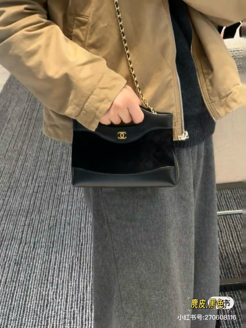 e7a914b9e3.jpg 31nano bag suede patchwork looks more advanced