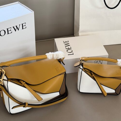 225 255 box
Size: 18 * 10cm (mini)
24 * 15cm (large size)
Loewe Geometry Package Puzzle
Truly cannot be missed,
?? Cowhide quality!
Completely hold on!
Even high-level ones have to overflow