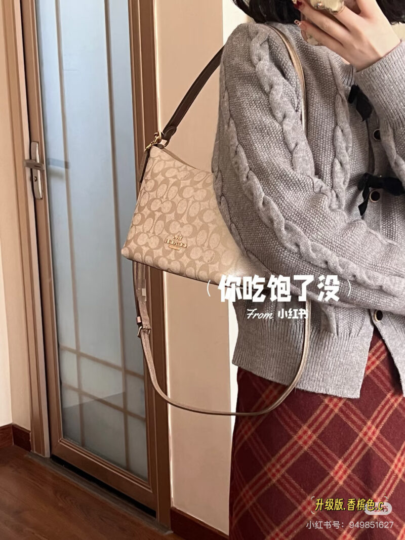 e8ccef4945.jpg Can be worn under the armpit/shoulder/crossbody/one bag for multiple purposes