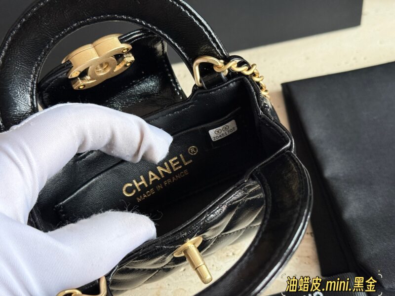 e96f484bdd.jpg 210 box
size:12.5*8.5cm
Xiaoxiangjia 23k Kelly Nano
The most beautiful 23k, the oil wax skin looks so good! I have the impulse to immediately drop the sa!
The new bag really smells great!
Leather quality (can't hold a phone)