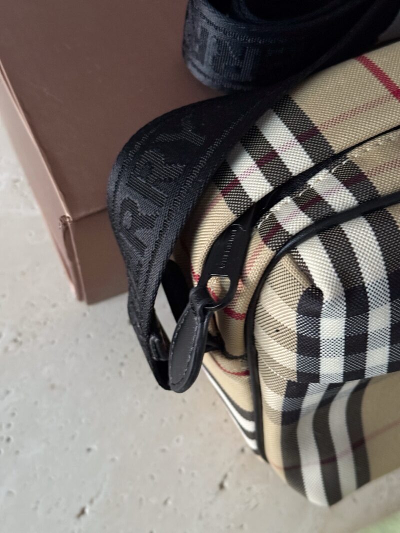205 box
size：22*15cm
Bur's new camera bag
Latest Fabric Pattern!
Daily trendy clothing,
Fashionable outfit, no problem at all!
Both men and women can take responsibility for their appearance!
