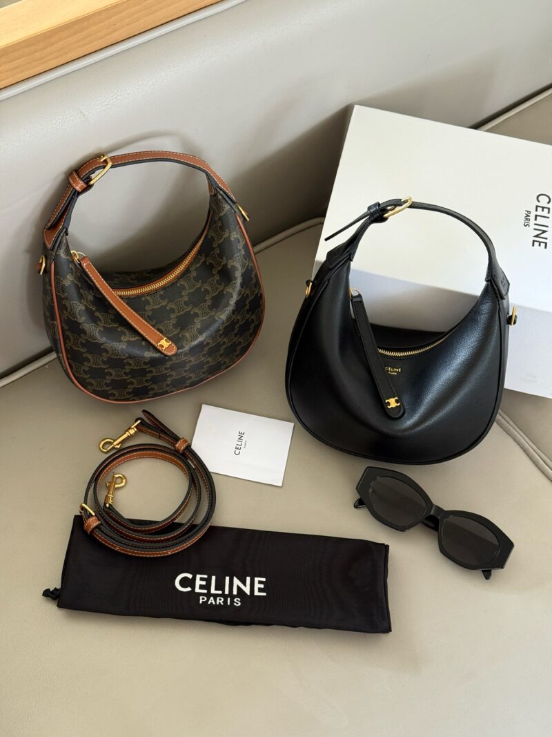 e9bdd4b0ca.jpg 200 boxes
A gift that both mom and I would love
Size: Upper width 24 * 15cm
CELINE's latest handbag, Teen LULU
Handheld, shoulder back, and crossbody can be switched freely,
Single shoulder back with casual elegance!