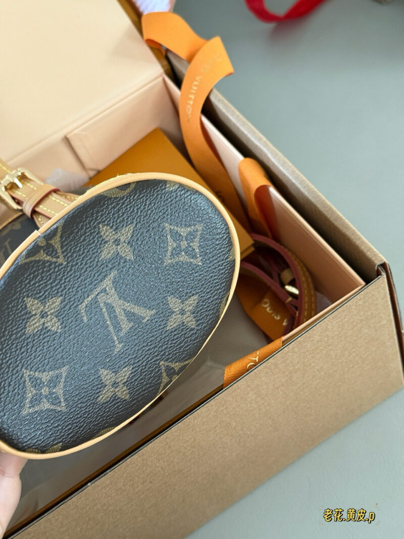 215 boxes
size：13*17cm
Customized products are available ??
L family used water bucket bag (bag in bag)
The classic yellow skin of the old flower bucket
Impressive ??
Search for Lv bucket bag