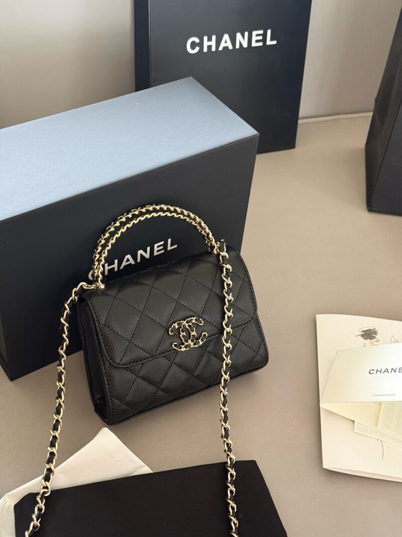 ea983617e7.jpg 215 boxes
size:15*12cm
Xiaoxiang's 25skewly
This bag type is a whole love to live in
Can be carried by hand or slung diagonally
The caviar cowhide is too perfect!
