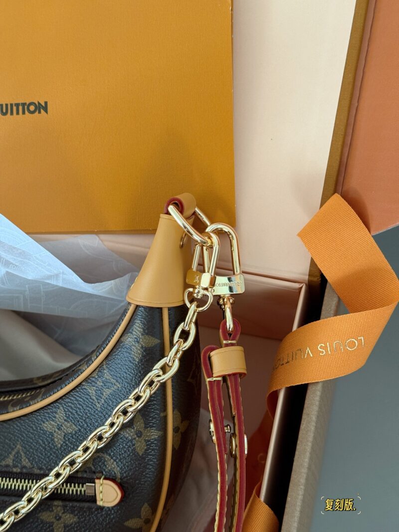 eb6809f73c.jpg 280 box replica version
Size: Upper width 23 * 12cm
L Home Moon Bag (Loop)
Last year was super popular,
There really is a reason for its fire!
Truly fragrant! Truly fragrant!
? Handheld ? Crossed ? Underarm
get ? Multiple types of backs